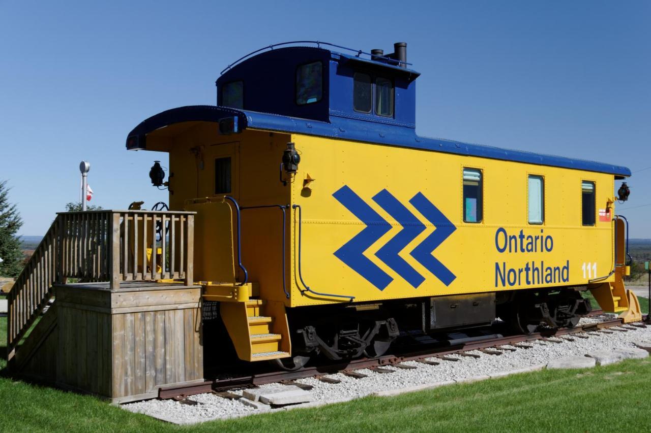 Clearview Station & Caboose B&B Creemore Exterior photo